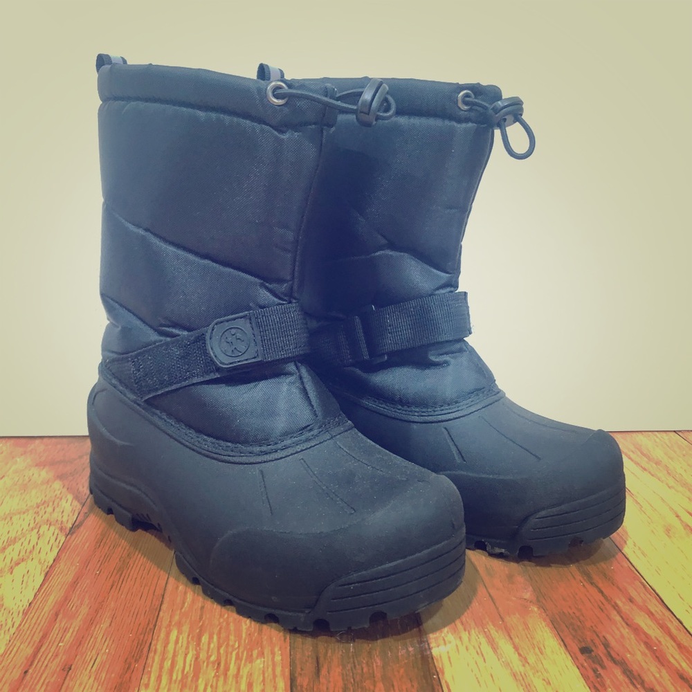 Boy snow boots